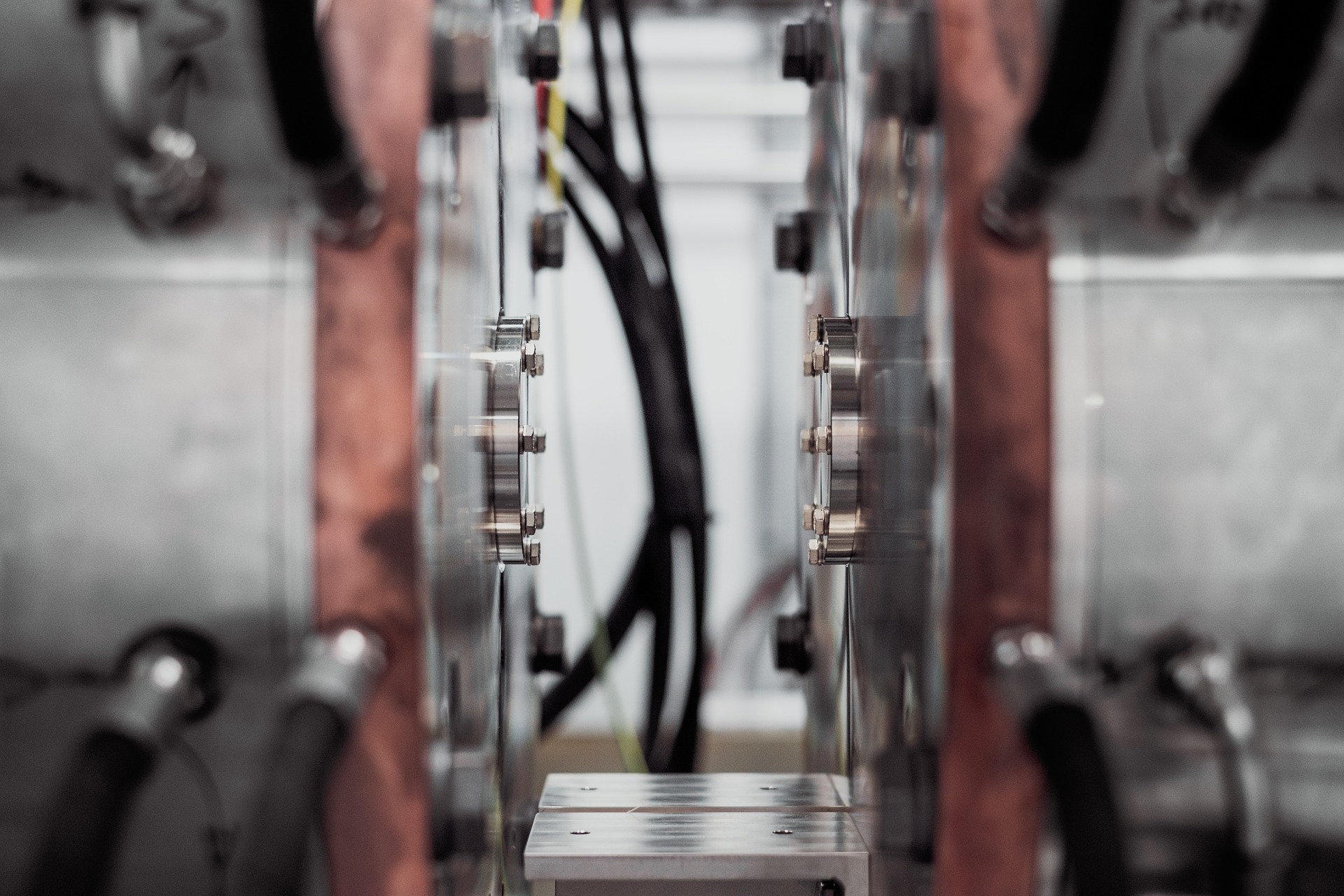 Działalność firmy Fluiconnecto w zakresie hydrauliki siłowej