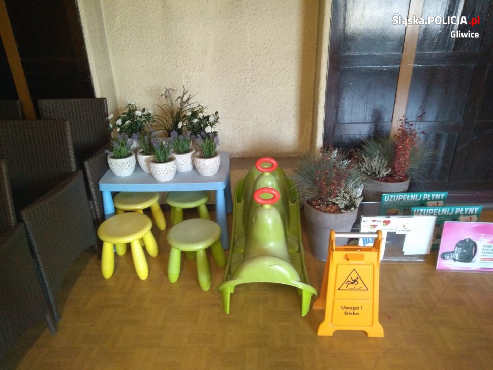 Policjanci odzyskali skradzione meble