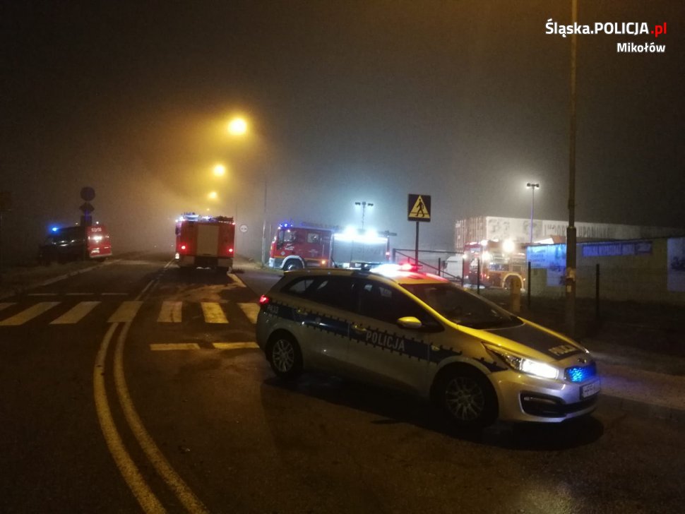 Pożar hal magazynowych w Mikołowie