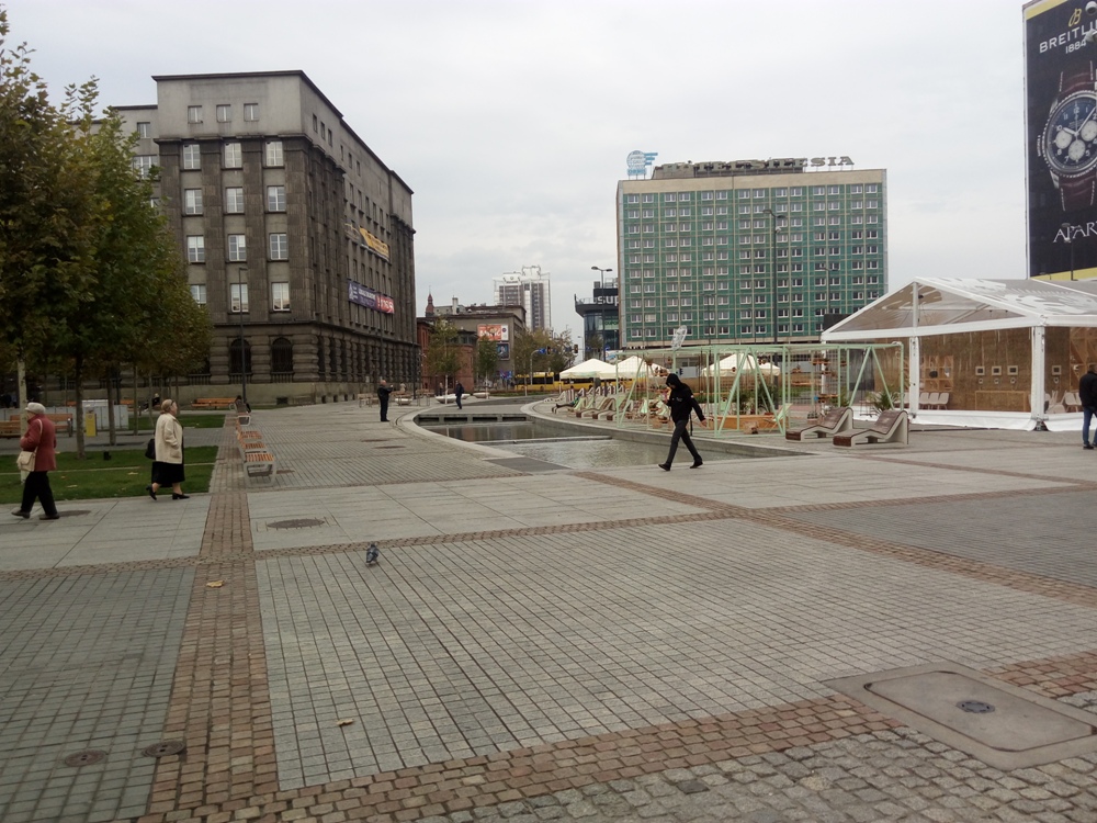 Hotel Silesia do wyburzenia... płot już stoi