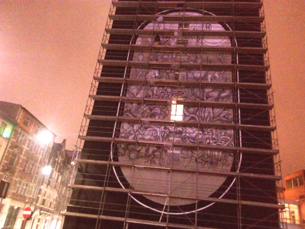 Na ścianie urzędu powstaje mural