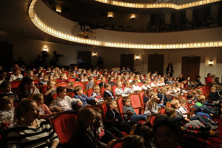 Smog straszy ze sceny teatralnej