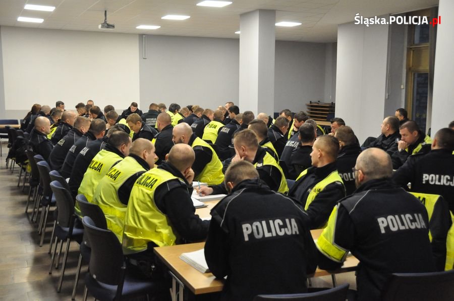 Policjanci z całej Polski wspierają śląską drogówkę podczas COP24