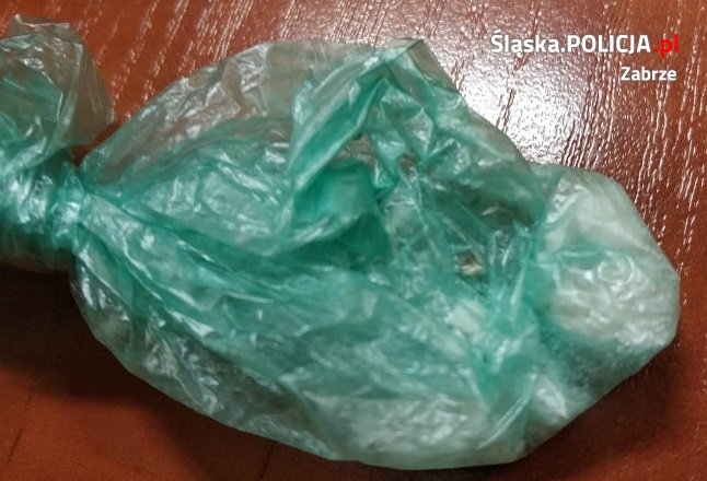 Prowadził po amfetaminie i z narkotykami w kieszeni