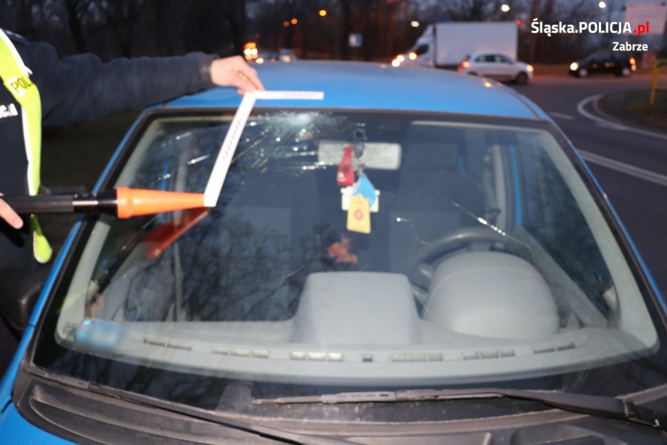 Samochód potrącił rowerzystę - apelujemy o ostrozność