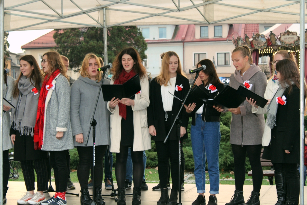 Pieśni patriotyczne zabrzmiały na rynku!