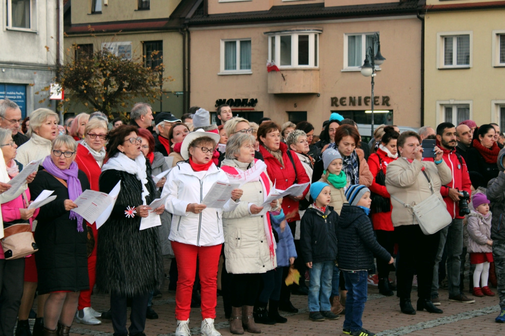 Pieśni patriotyczne zabrzmiały na rynku!