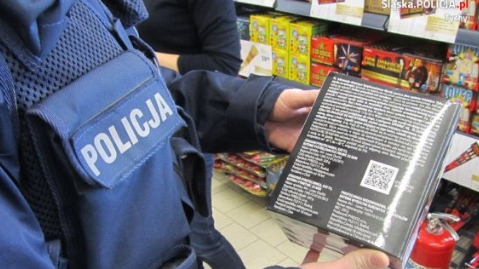 Dzielnicowi kontrolują stoiska z fajerwerkami i apelują o ostrożność