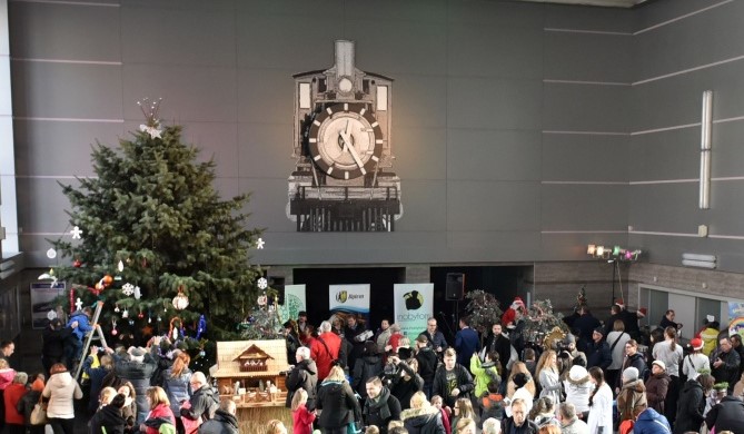 Choinka na dworcu będzie piękna