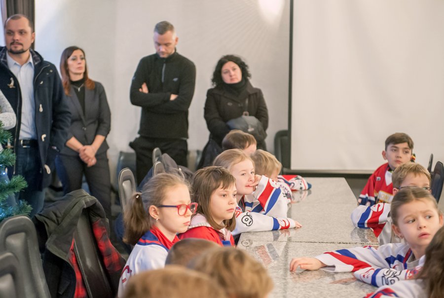 Priorytetem budowa lodowiska i szkolenie nowych kadr