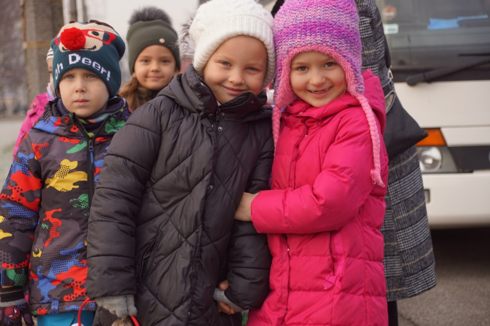 Święty Mikołaj przyleciał do dzieci...w balonie!