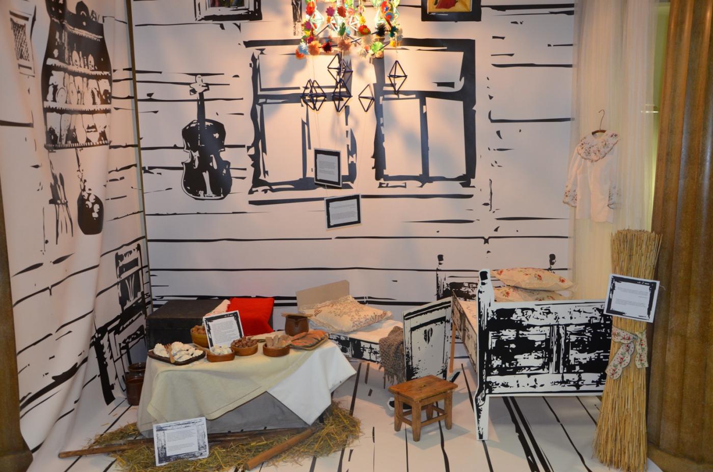 Uczniowie zabrzańskiego plastyka udekorowali Urząd Miasta