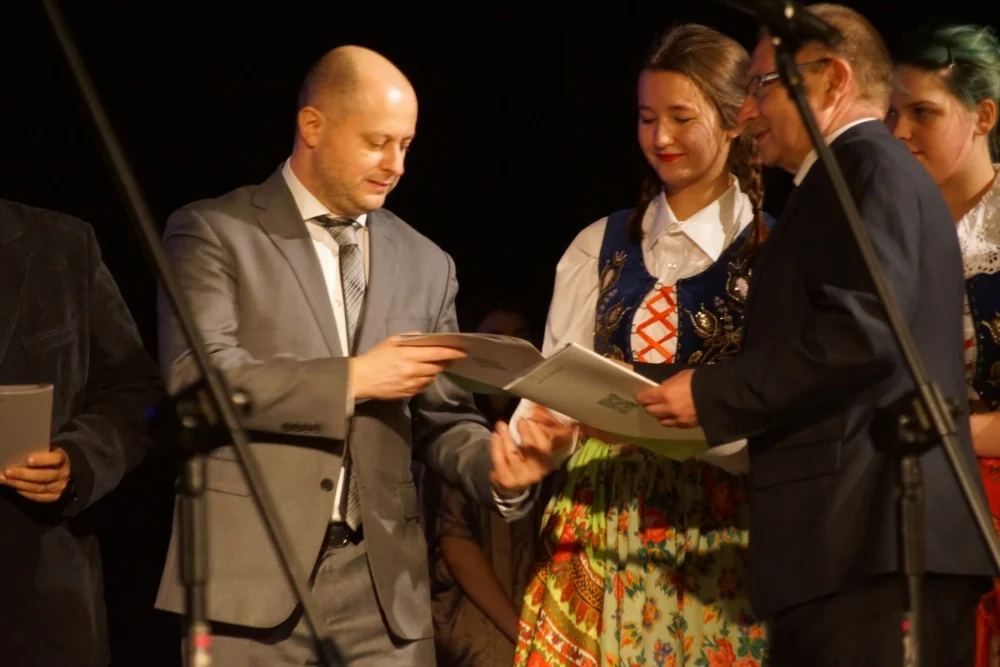 Zorganizowali koncert, by zebrać fundusze na leczenie 18-letniej Kasi