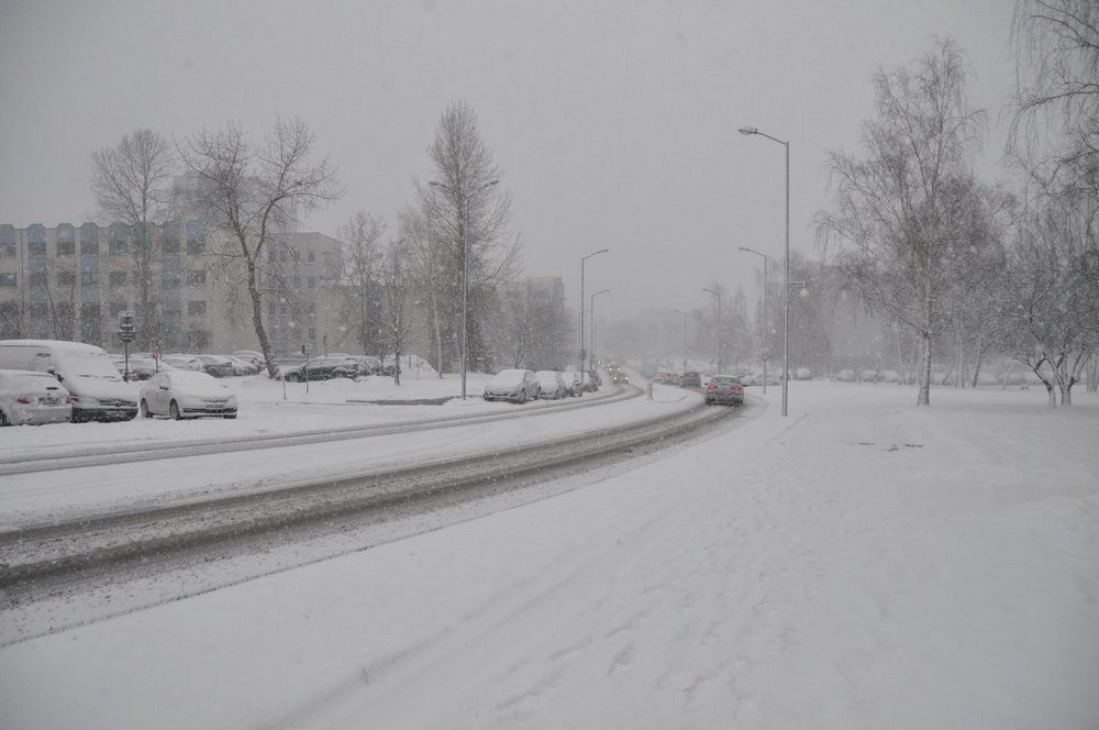 Uwaga kierowcy - trudne warunki na drogach!