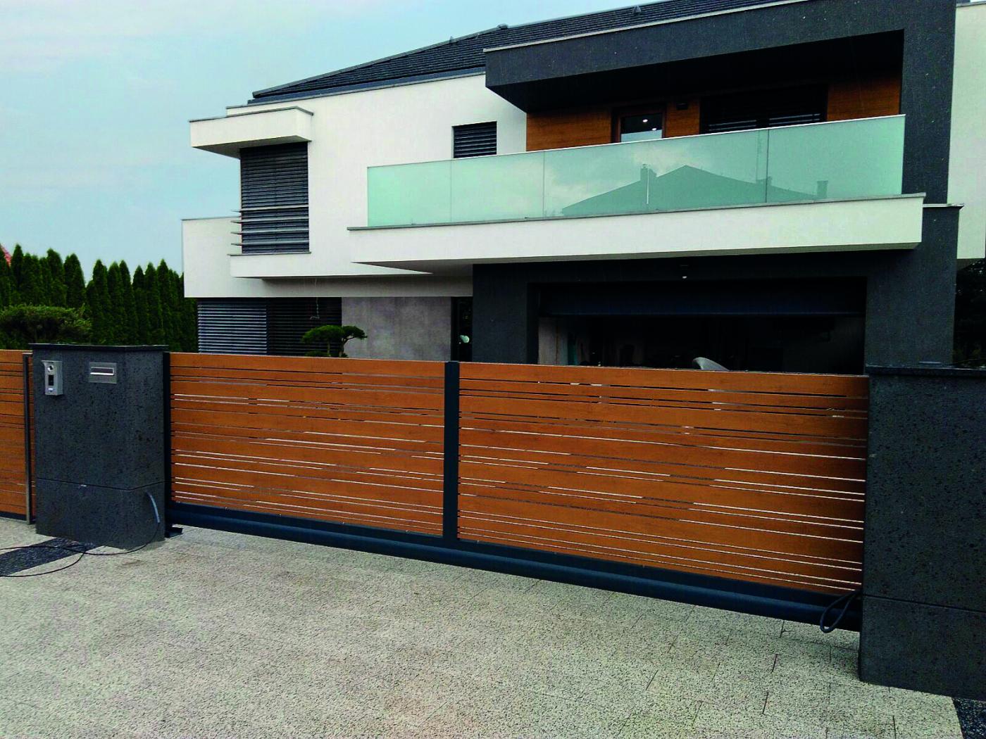 Odpowiednie ogrodzenie i bramy przesuwne