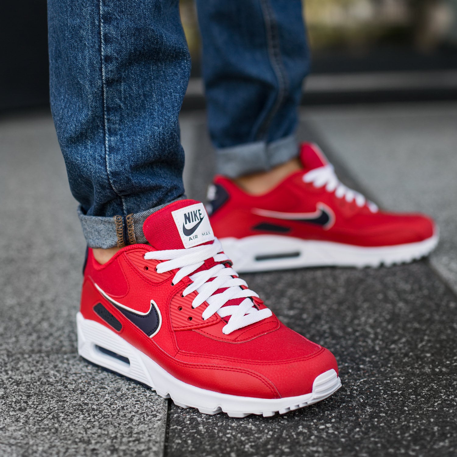 Dlaczego nie warto oszczędzać na butach?