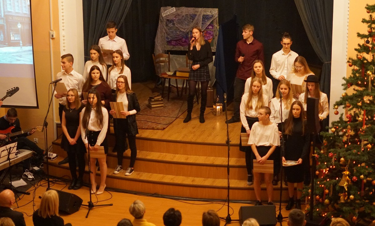 [FOTO] Koncert Noworoczny w Miarce. Licealiści rozbujali publiczność
