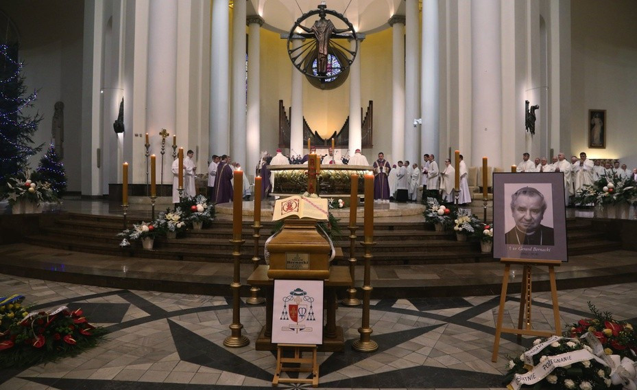 Wierni pożegnali bpa Gerarda Bernackiego