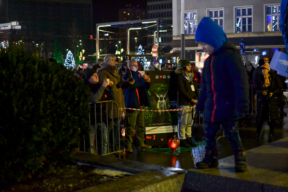 Murem za Owsiakiem - protest wsparcia na Rynku 1