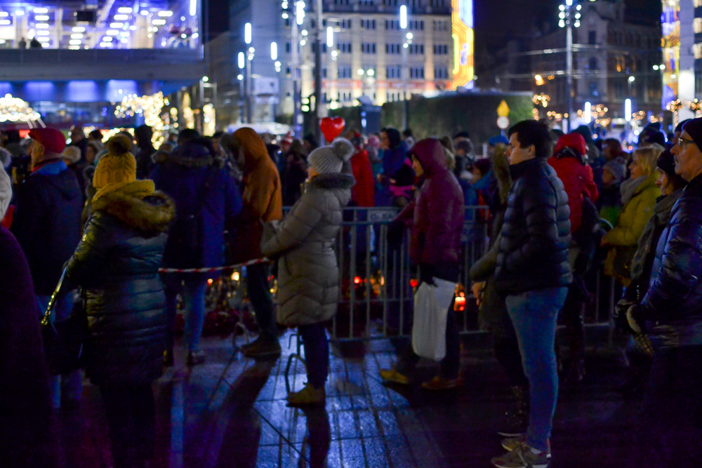 Murem za Owsiakiem - protest wsparcia na Rynku 22
