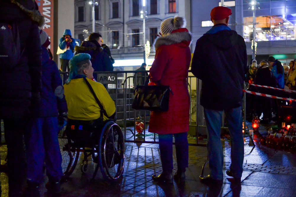 Murem za Owsiakiem - protest wsparcia na Rynku 26