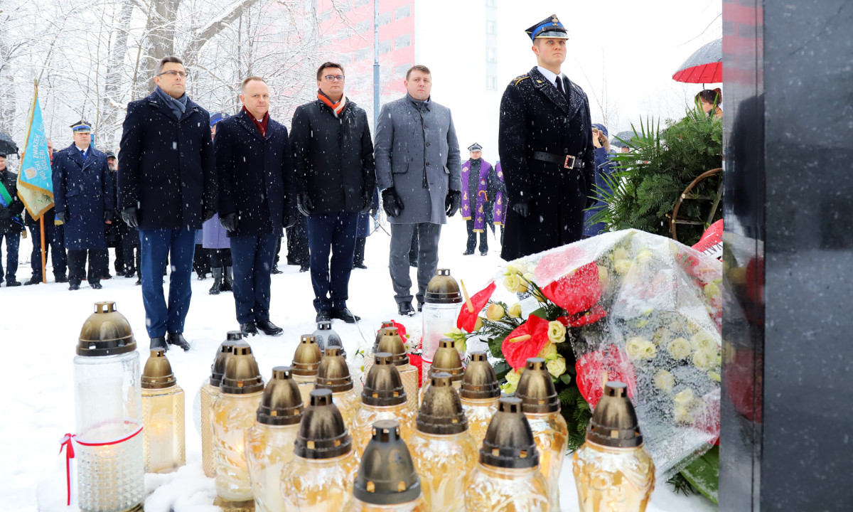 13 lat od zawalenia hali MTK. Władze województwa uczciły pamięć ofiar