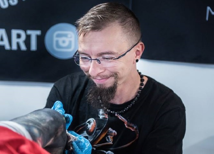 O tatuażach, malarstwie i rodzinnej tradycji rozmawiamy z Adamem Majlingerem