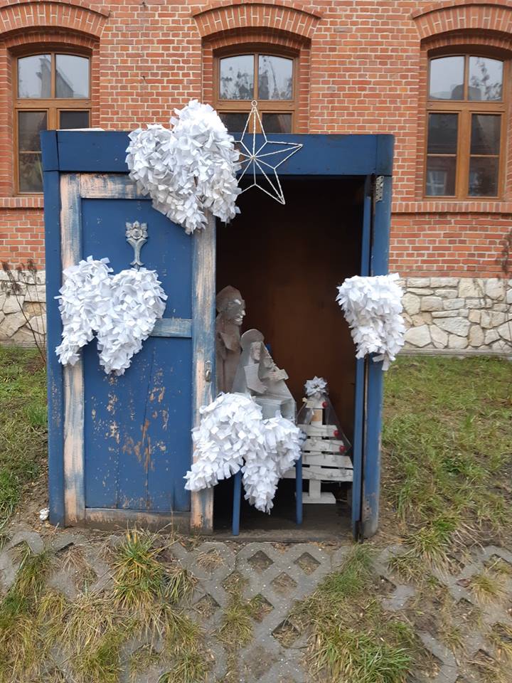 Ktoś uszkodził ozdobę Domu Kultury