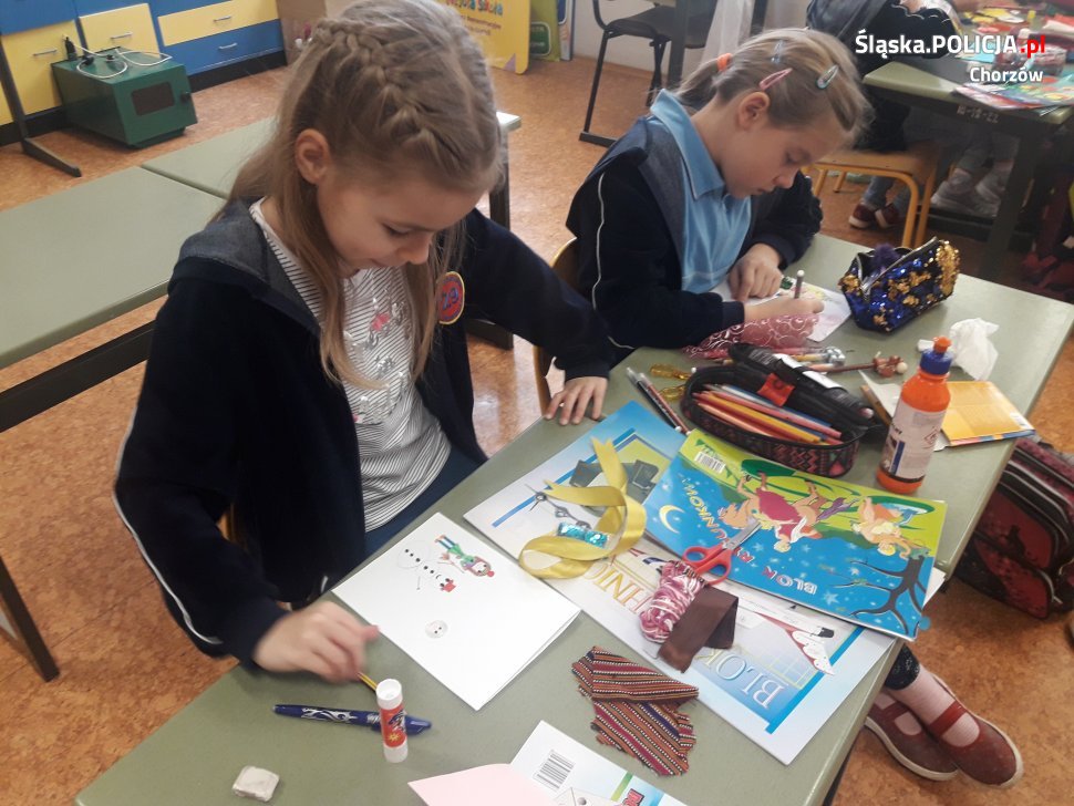 Laurki na Dzień Babci i Dziadka z profilaktycznym przesłaniem