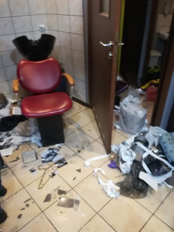Zniszczono salon fryzjerski, sprawcy poszukiwani