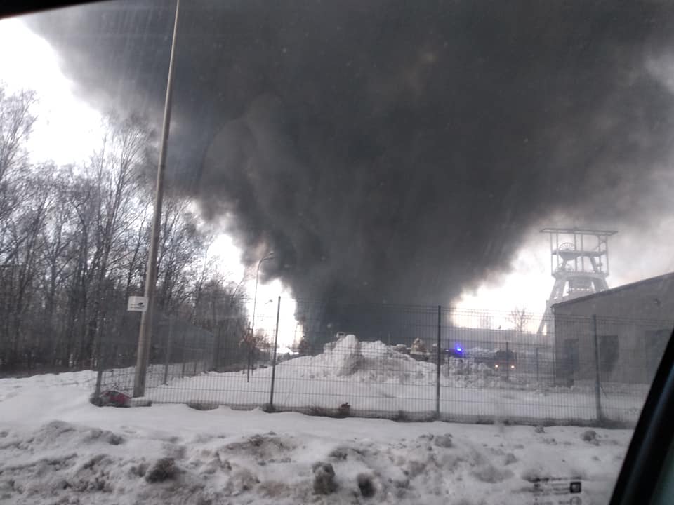 Pożar stacji recyklingowej przy ul. Szybowej