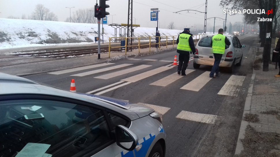 17 - latek potrącony w rejonie przystanku autobusowego. Policja apeluje o ostrożność