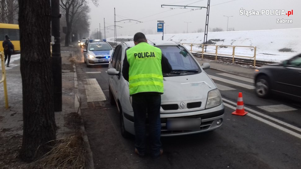 17 - latek potrącony w rejonie przystanku autobusowego. Policja apeluje o ostrożność