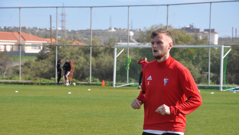 Adam Orn Arnarson gra z Górnikiem. Remis w Protaras