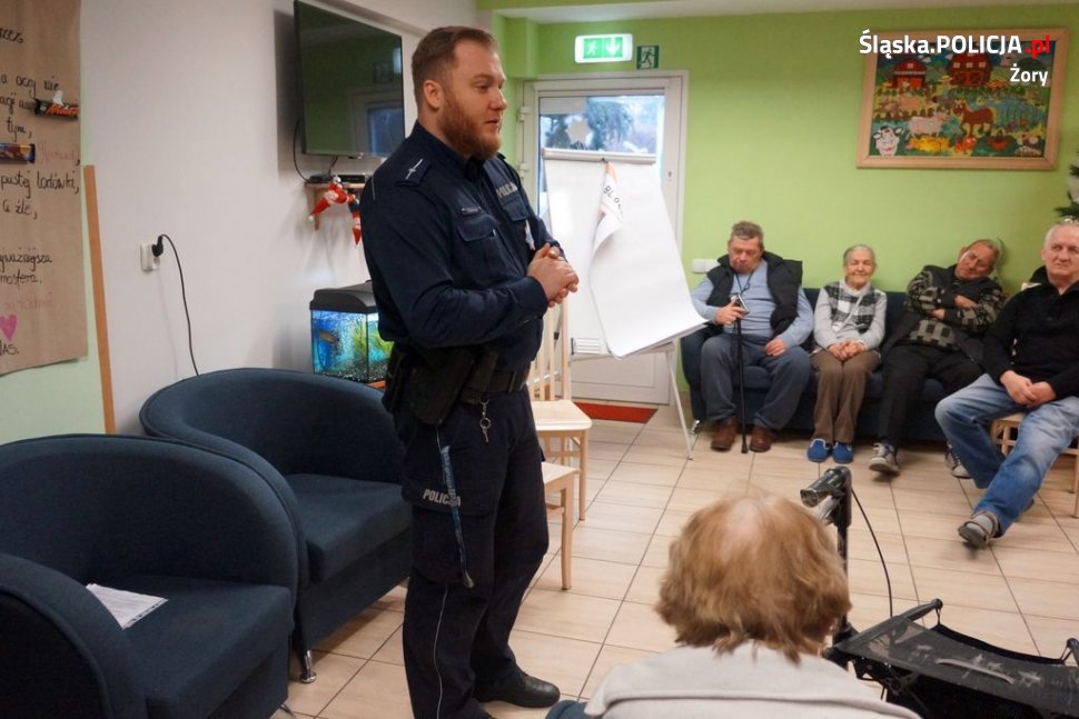 Młodzież i seniorzy wspólnie grali w kalambury