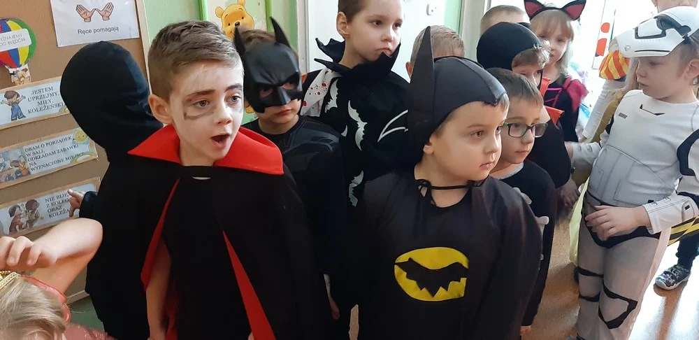 Bal w Bajkolandii na Halembie - w przedszkolach dzieci cieszą się z karnawału