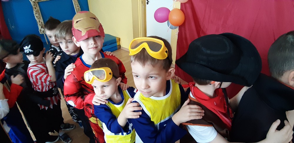 Bal w Bajkolandii na Halembie - w przedszkolach dzieci cieszą się z karnawału