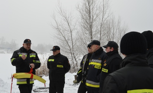 Strażacy z Rudy Śląskiej przeprowadzili ćwiczenia z zakresu ratownictwa lodowego