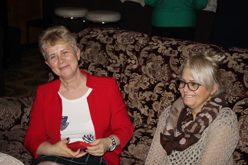 Babskie Klachy na Ficinusie 4