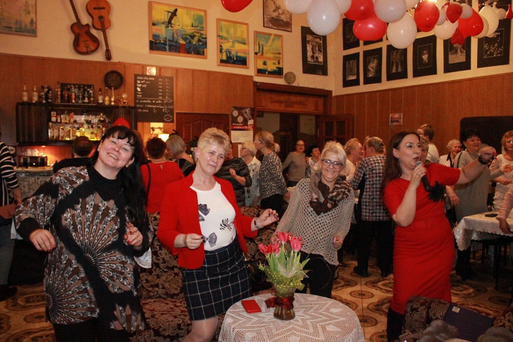 Babskie Klachy na Ficinusie 10