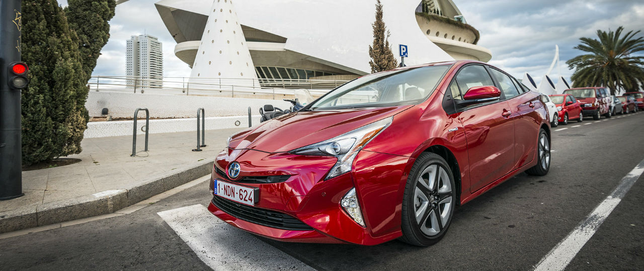 Najwyższa jakość czy niska cena samochodu firmowego? A może jedno i drugie?