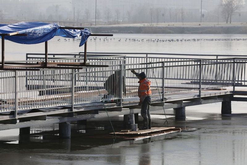 W dzielnicy Paruszowiec-Piaski trwa remont mola