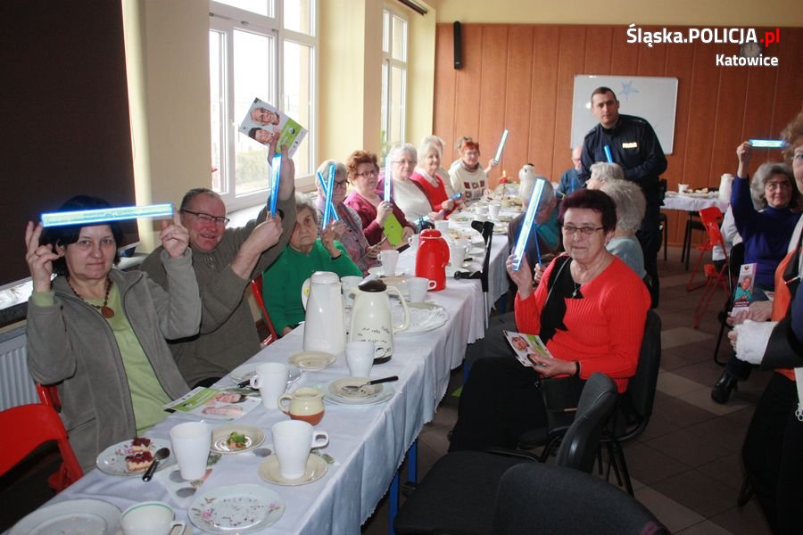Katowiccy policjanci spotkali się z seniorami z dzielnicy Piotrowice