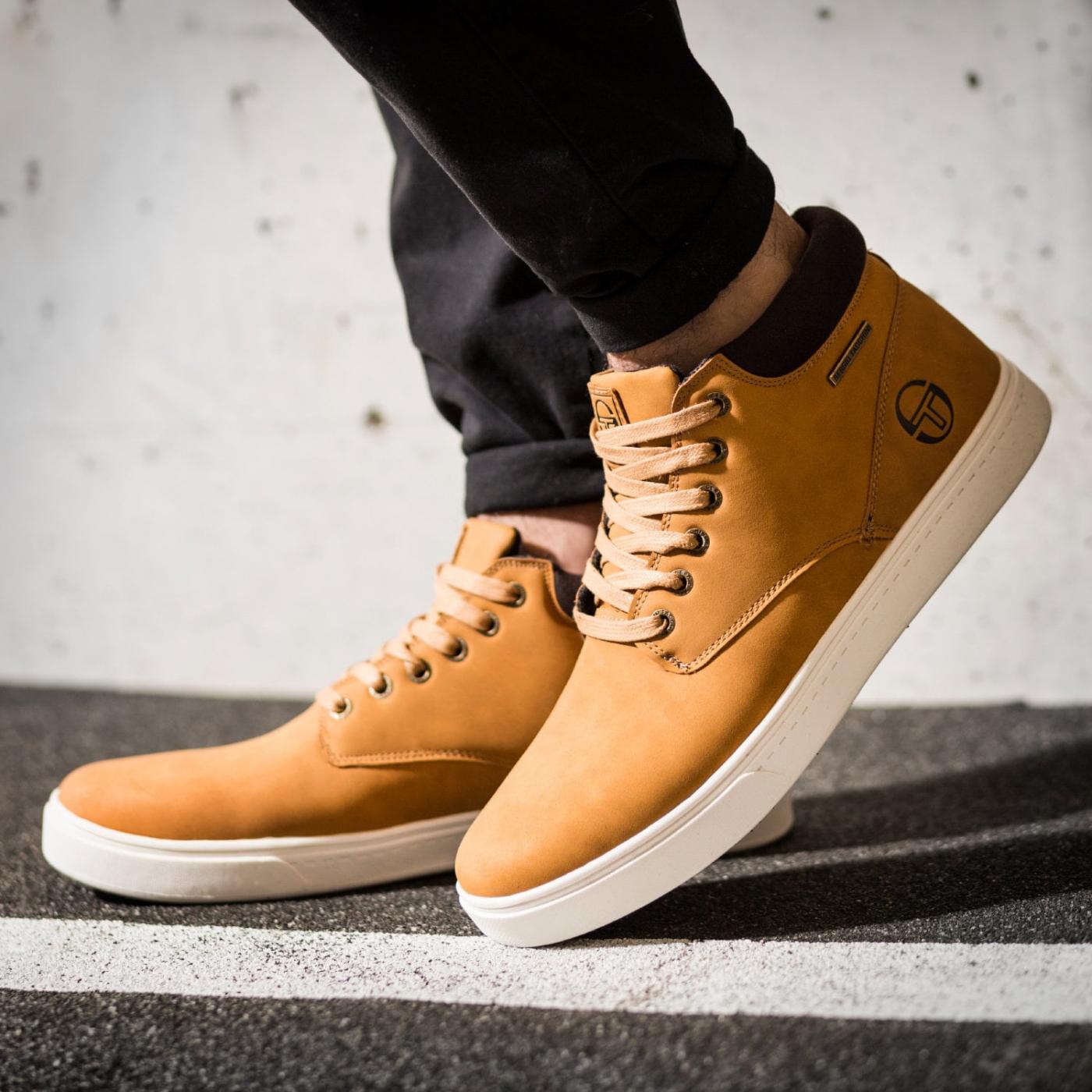 Jak pielęgnować buty zimowe?