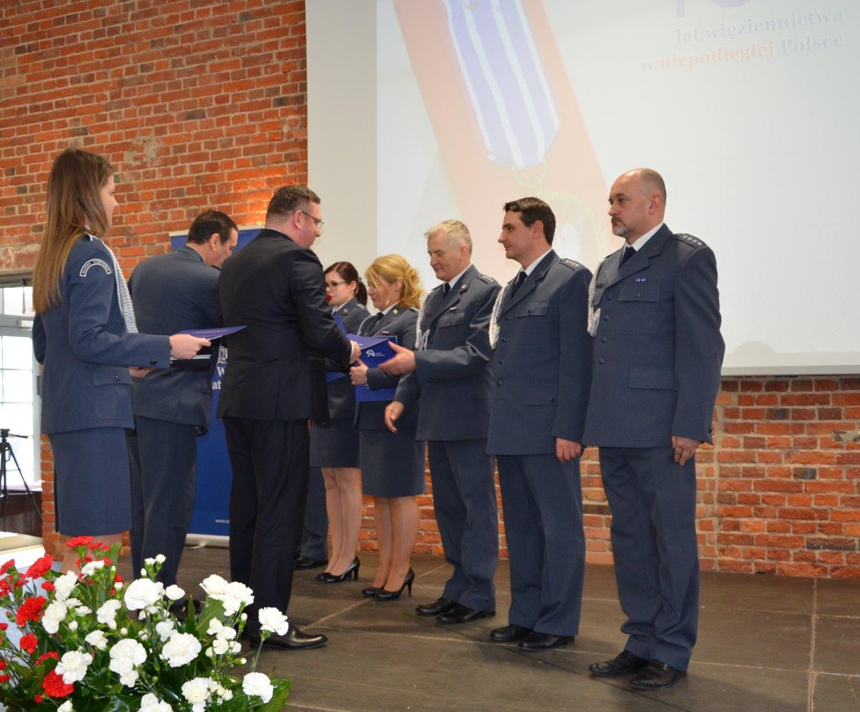 Awanse i odznaczenia w 100 - lecie Służby Więziennej w Zabrzu