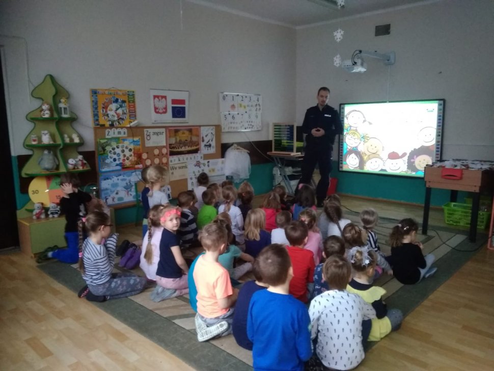 Policyjni profilaktycy w przedszkolu nr 49 w Zabrzu