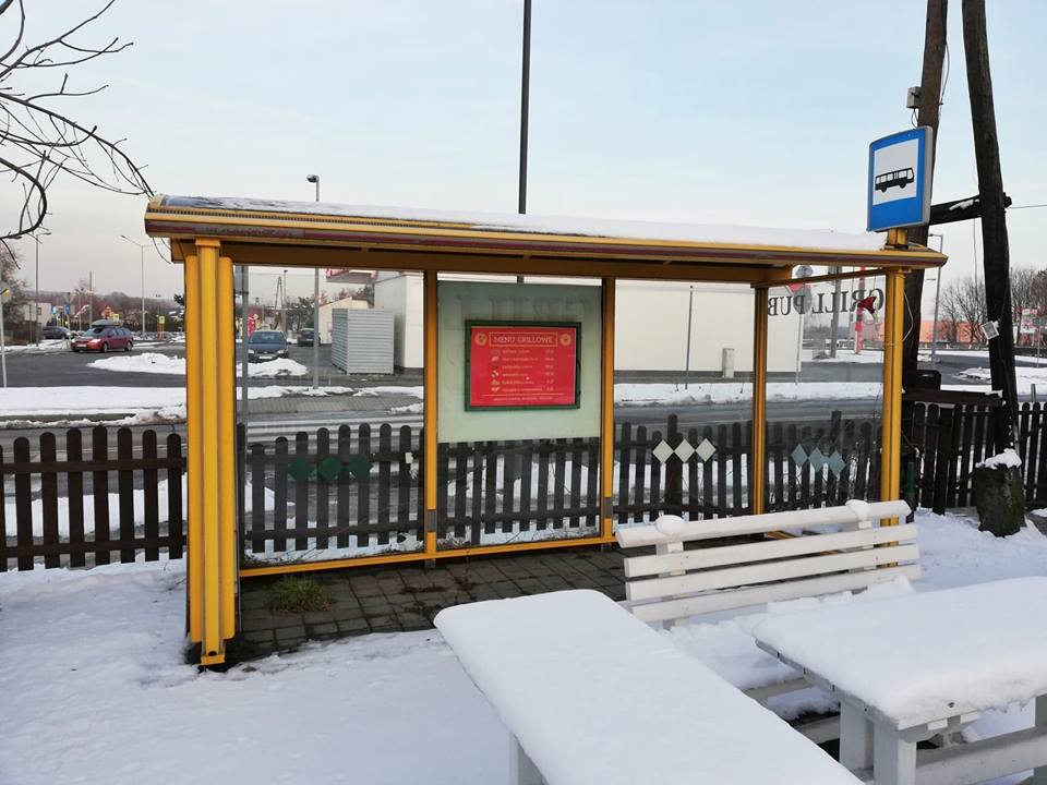 Ktoś w Żorach ukradł dekoracyjny przystanek autobusowy - policja prowadzi śledztwo