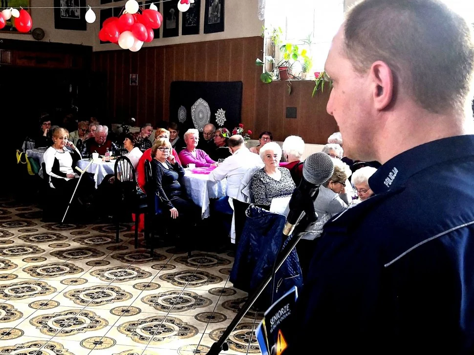 Policjanci debatowali z seniorami z Rudy Śląskiej o bezpieczeństwie