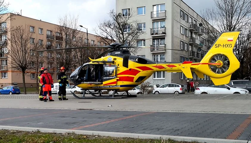 Mężczyzna stracił przytomność w Aquadromie. Do szpitala zabrał go helikopter