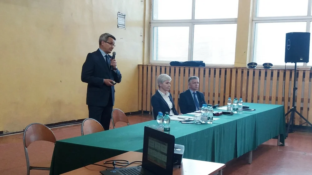 Spotkanie władz z mieszkańcami Halemby - most do remontu, parku przy lesie nie będzie